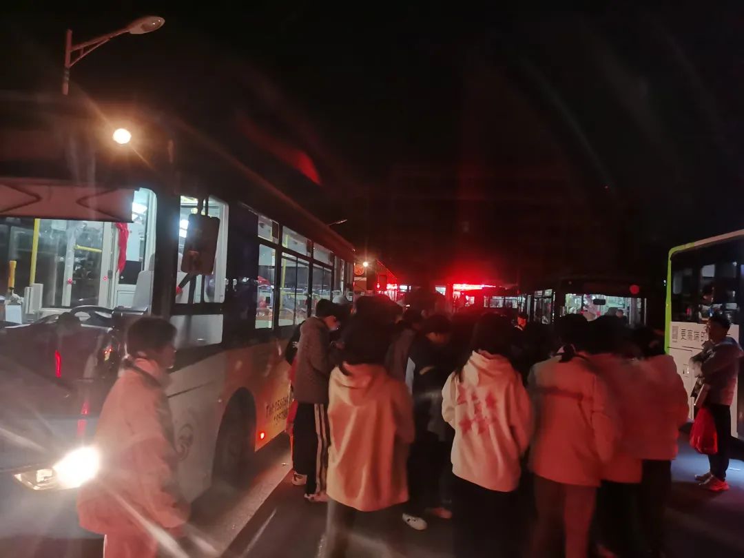 景德鎮(zhèn)長(zhǎng)運(yùn):樂平中專學(xué)校直通公交車受歡迎