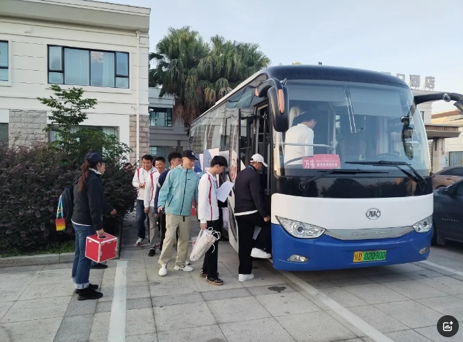 吉安公司:萬安長運(yùn)圓滿完成龍舟賽運(yùn)輸保障工作